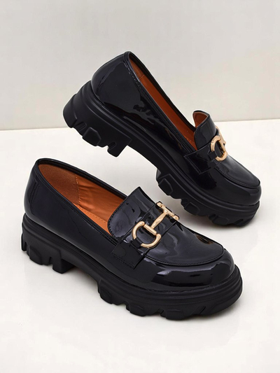 Royalfashion Damen Slipper aus Lackleder mit Verzierung Schwarzer Samt