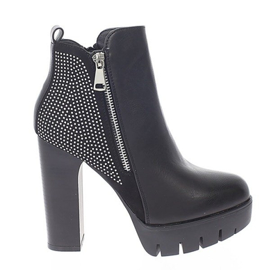 Czarne botki na słupku - Obuwie