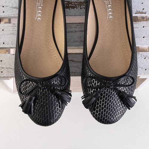 Чорні балетки з тисненням Sybilin