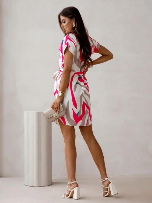 Royalfashion Жіноча міні-сукня з короткими рукавами та поясом, прикрашеним квітами