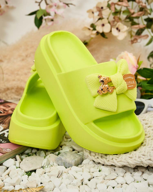 Royalfashion Жіночі гумові шльопанці з декоративним бантом Яблука