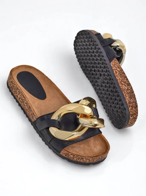 Royalfashion Чорні жіночі шльопанці з прикрасою Sofig