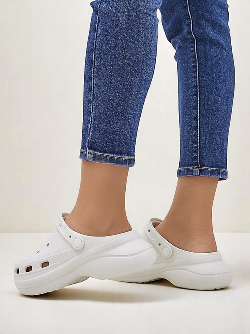 Royalfashion Жіночі гумові сандалі з вирізами Dellosa