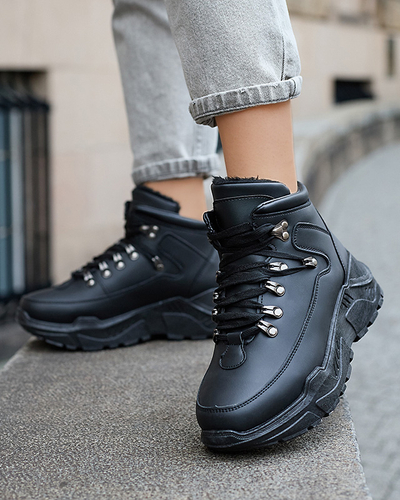 Schwarze Kunstleder-Schneestiefel von Rueq- Footwear