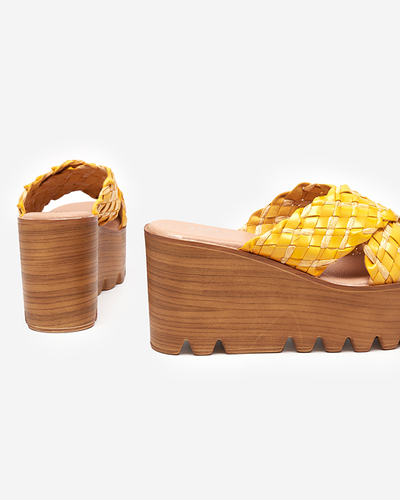 Жовті жіночі шльопанці на танкетці Balbanina