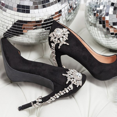 Schwarze Stilettos mit Gabriel-Ornament - Schuhe 1