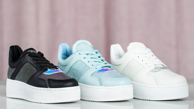 Blaue Sportschuhe auf der Salsa-Plattform - Schuhe 1