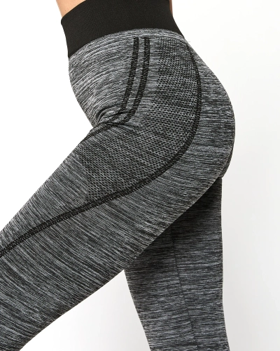 Graues Damen-Sport-Set mit schwarzen Einsätzen - Kleidung