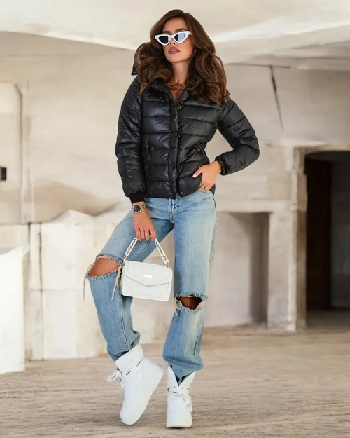 Royalfashion Чорна жіноча стьобана куртка з капюшоном