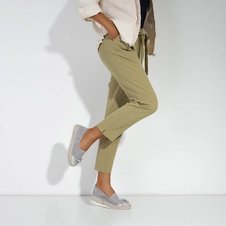 Graue Damen-Espadrilles auf der Kasumi-Plattform - Schuhe