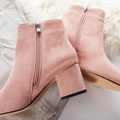 Rosa Stiefel an einem höheren Milagros-Pfosten - Schuhe 1