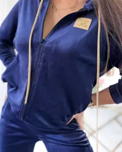 Темно-синій