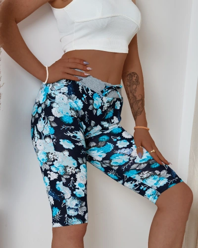 Dunkelblaue Damen-Shorts in 3/4-Länge mit Blumenmuster - Bekleidung