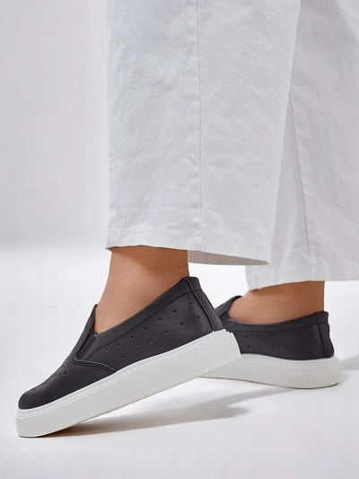 Royalfashion Perforierte Damenschlupfschuhe Emayla