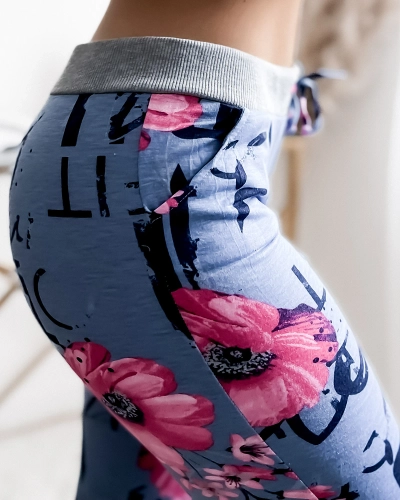 Blaue und rosafarbene 3/4-Shorts mit Druck PLUS SIZE- Kleidung
