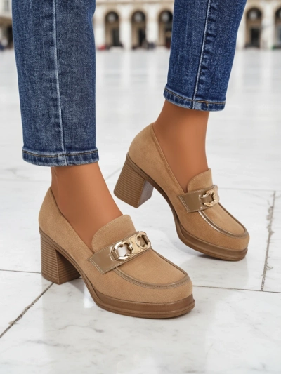 Damen Loafers Perseida – hellbraunes Wildleder mit elegantem Blockabsatz