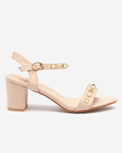 OUTLET Beige Damensandalen an einer Stange mit Rokky-Dekorationen - Schuhe