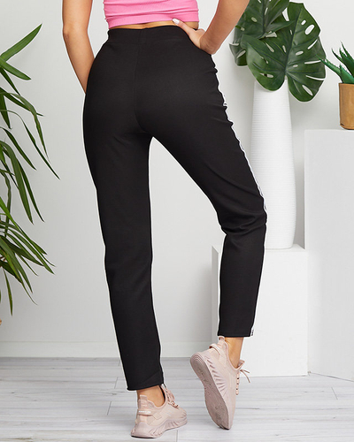 Чорні жіночі спортивні штани з лампасами PLUS SIZE