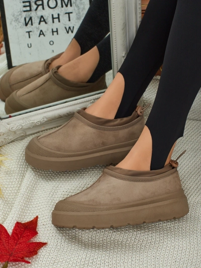 Kurze Damenstiefel a'la Schneestiefel Velisee