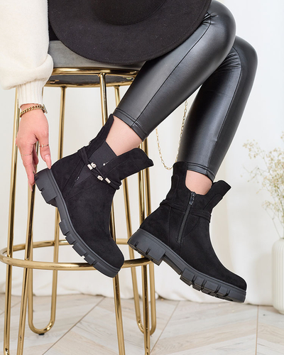 Royalfashion Schwarze Damenstiefel mit Zierriemen Dafflo