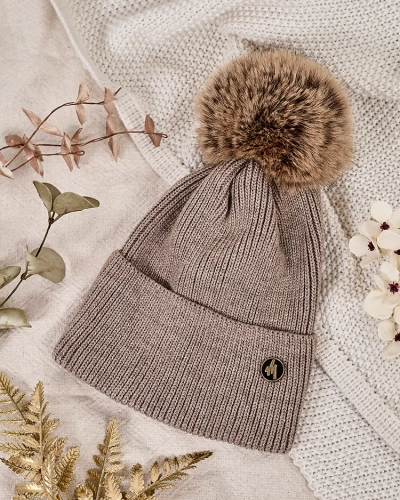 Зимова шапка для жінок Royalfashion з помпоном