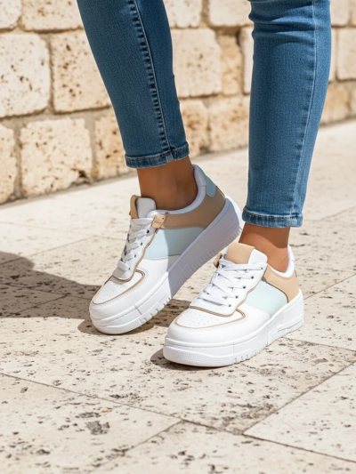 Damen-Sneakers Aristea Azzurro aus Öko-Leder mit flacher 4 cm Sohle