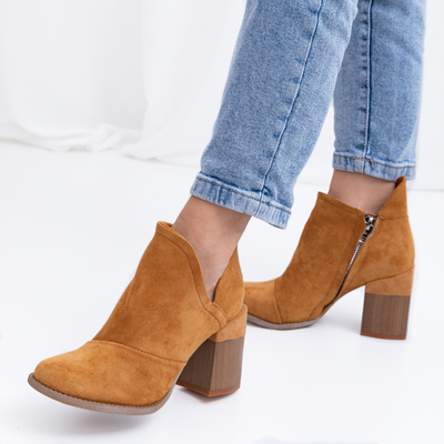 Damenstiefel mit kamelfarbenen Ausschnitten Plinara - Schuhe