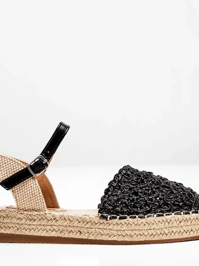 Жіночі чорні еспадрільї з ажурним триумфом - Взуття