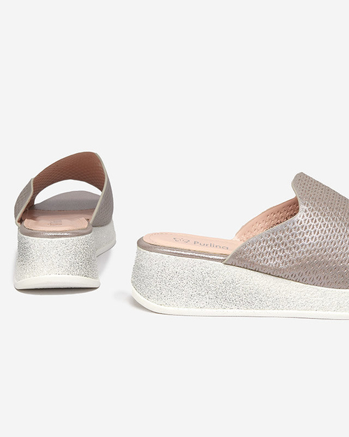 Світло-коричневі жіночі ажурні тапочки на танкетці з парчою Lekisa - Туфлі