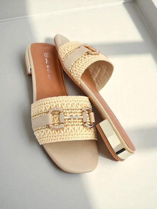 Royalfashion Жіночі шльопанці плетені з прикрасою Aeterna