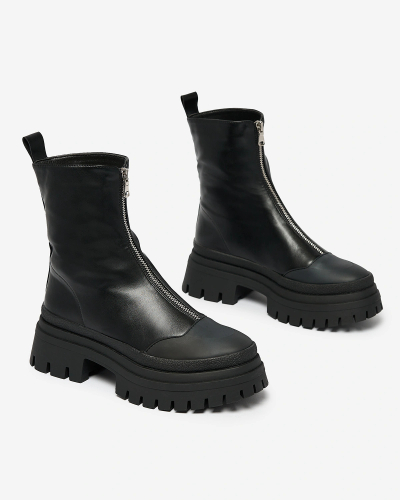 Royalfashion Damenstiefel mit flachem Absatz in Schwarz Viatee