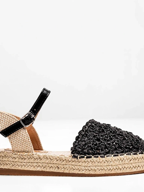 Жіночі чорні еспадрільї з ажурним триумфом - Взуття