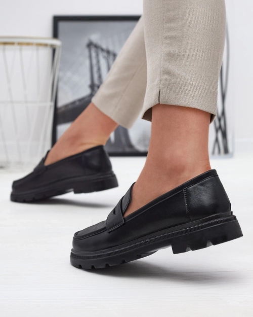 Жіночі мокасини з екошкіри OUTLET чорного кольору Raffiv- Footwear