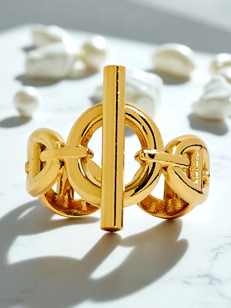 Dolce Vita Armreif-Armband mit dekorativen Charms