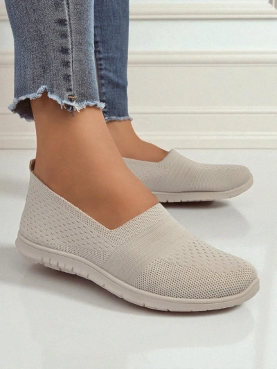 Beige Damen-Slip-Ons Callista - leichte Stoffschuhe mit flacher Sohle