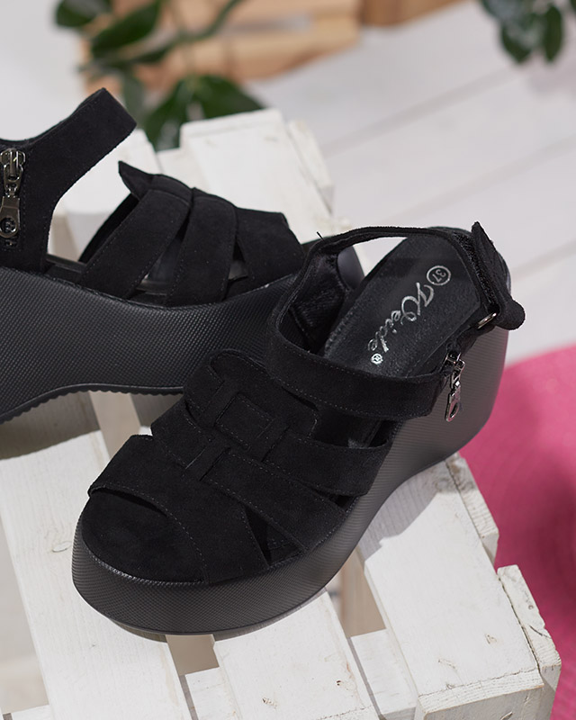 Schwarze Damensandalen auf hohem Keilabsatz Medira - Schuhe