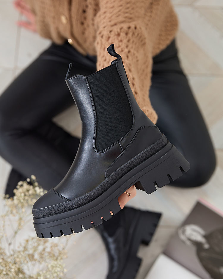 Royalfashion Damenstiefel mit flachem Absatz in Schwarz Neyda