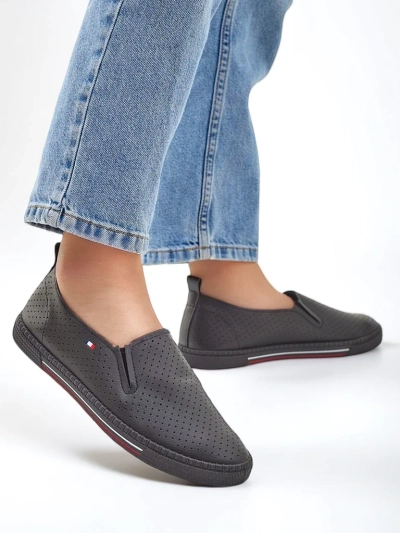 Royalfashion Damen Lochmuster Schlupfschuhe Vielles