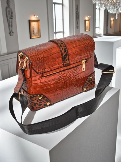 Callista Milano Damenhandtasche aus braunem Öko-Lackleder