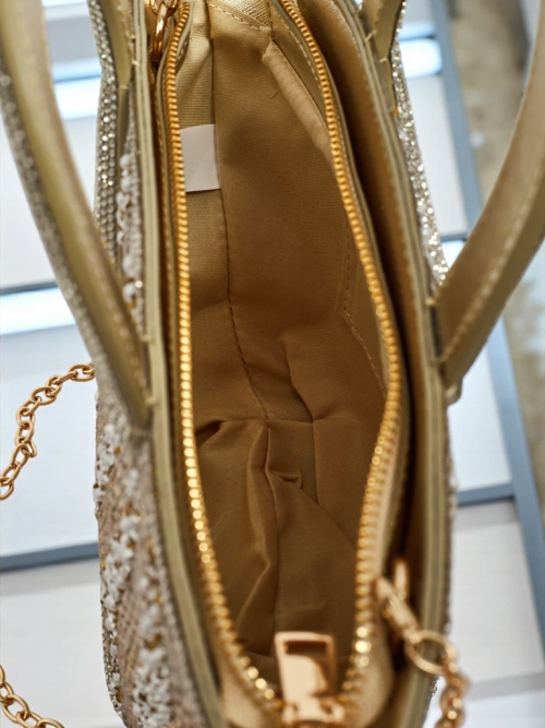 Маленька жіноча сумочка з цирконами Sparkle Queen