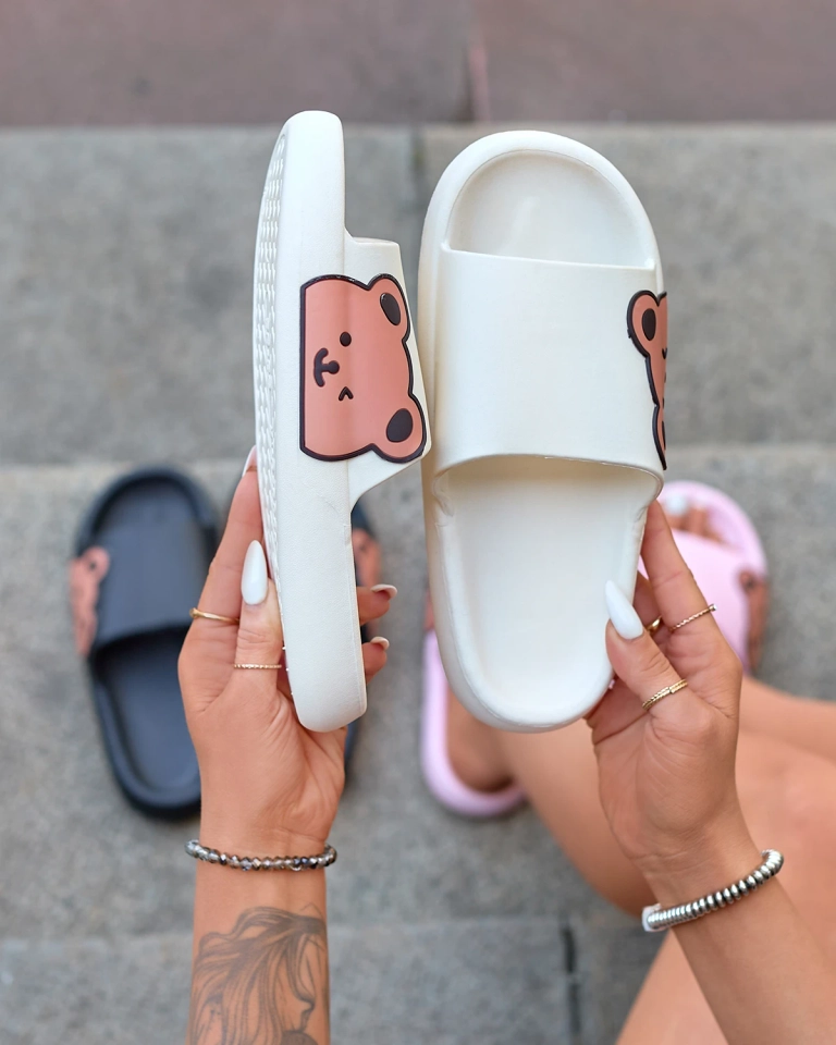 Royalfashion Weiße Damen-Gummi-Flip-Flops mit Teddybär Levekki