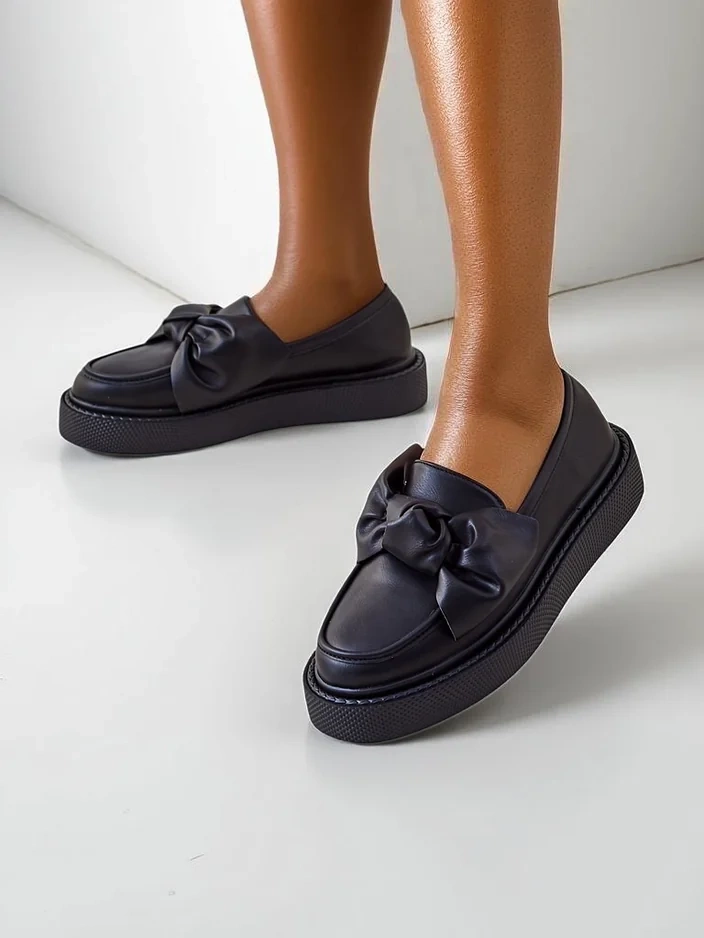 Royalfashion Elegante Damenmokassins mit einer Schleife Ortto