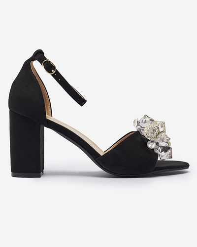 Damen-Sandalen auf einem Pfosten mit dekorativen Kristallen in schwarz Berlogo-Schuhe