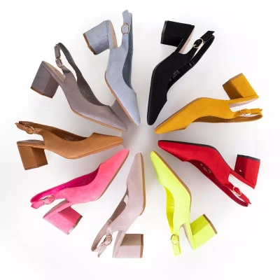 OUTLET Senffarbene Damensandalen auf dem Siofra-Pfosten - Schuhe