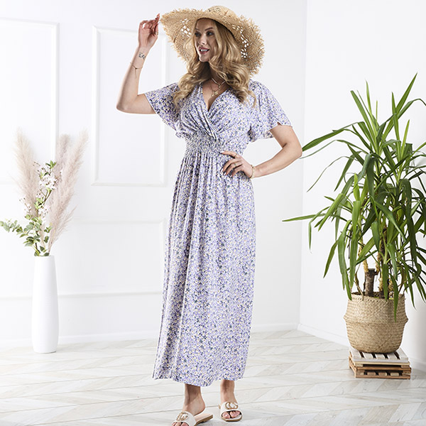 Langes lilafarbenes Damenkleid mit kleinen Blumen - Kleidung