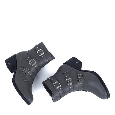 Graue Stiefel auf einem niedrigen Pfosten mit dekorativen Schnallen Aline - Footwear