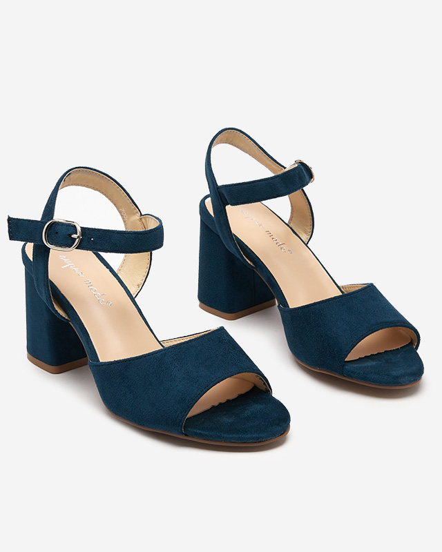 Marineblaue Sandalen am Elga-Post - Schuhe