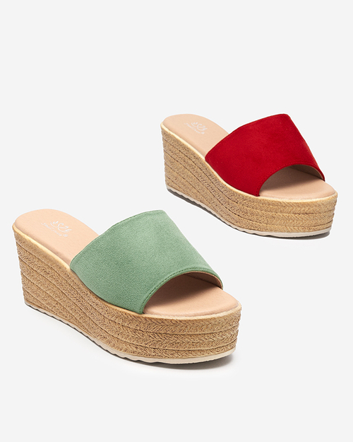 Зелені жіночі шльопанці на танкетці Bralissa