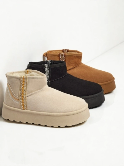 Kurze Damenstiefel a'la Schneestiefel Pravel