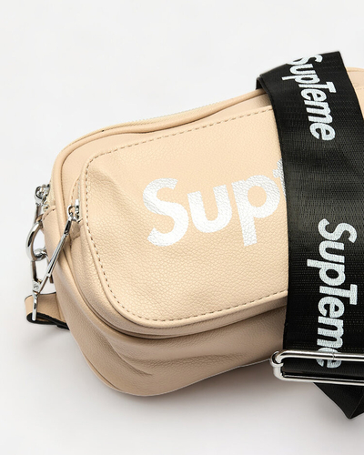 Royalfashion Kleine Damenhandtasche in hellbrauner Farbe mit Aufschrift